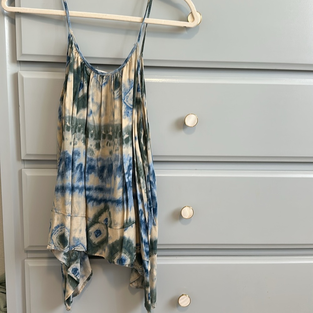 flowy tank